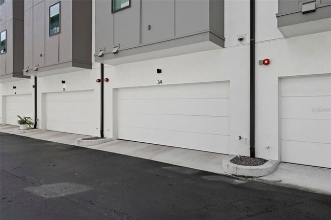 Building Photo - 2511 N Grady Ave