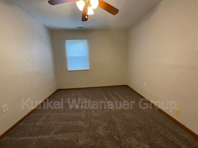 Building Photo - 1810-11 Jamestown Road