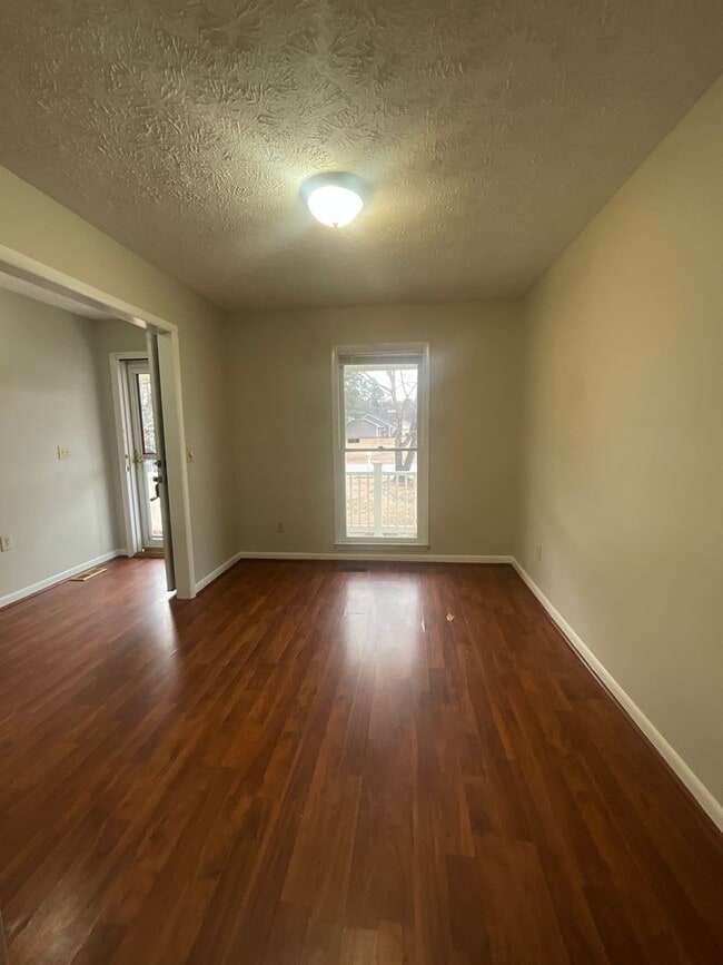 Building Photo - 4326 Bridge St