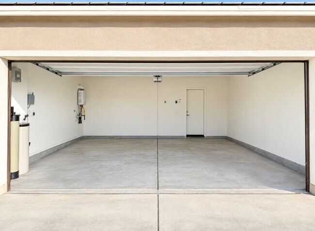 Building Photo - 16835 Desert Star St