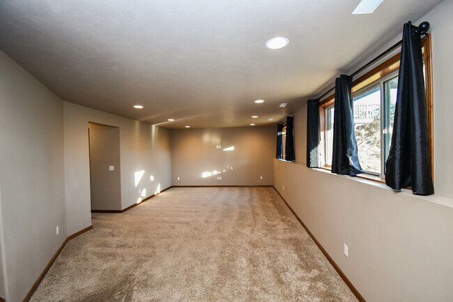 Building Photo - 5512 South Culbert Avenue