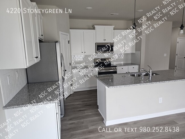 Building Photo - 4220 Stoneygreen Ln