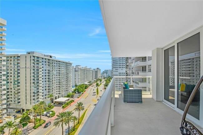 Building Photo - 5750 Collins Ave