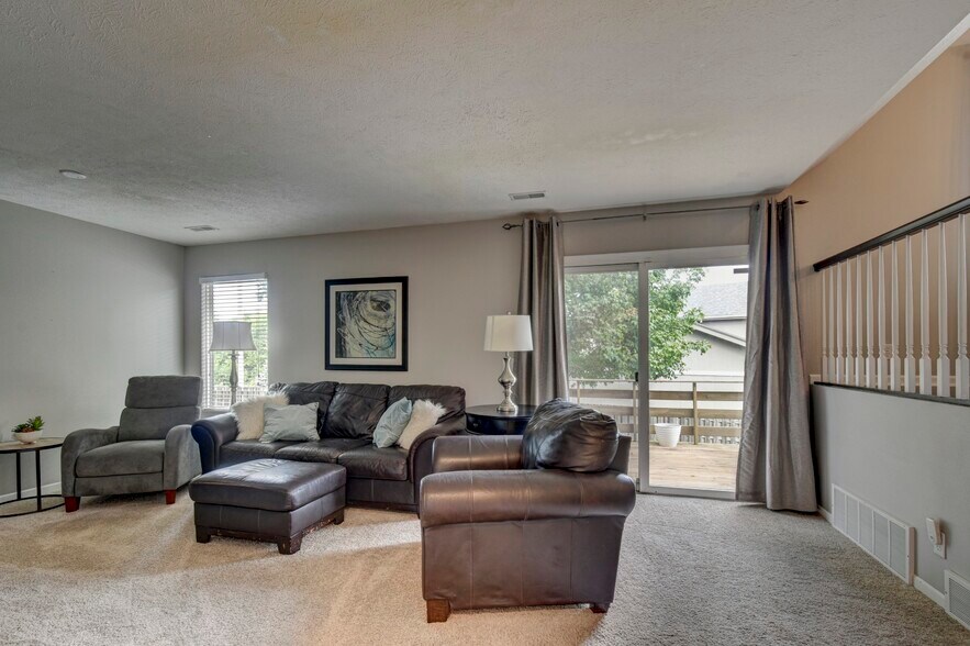 Building Photo - 17904 Karen Cir