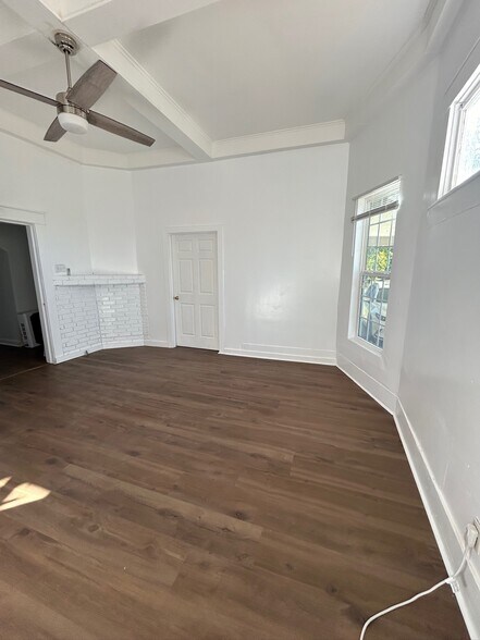 Building Photo - 315 Andrews St