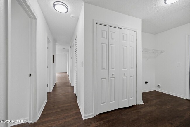 Building Photo - 2117 W 39th St