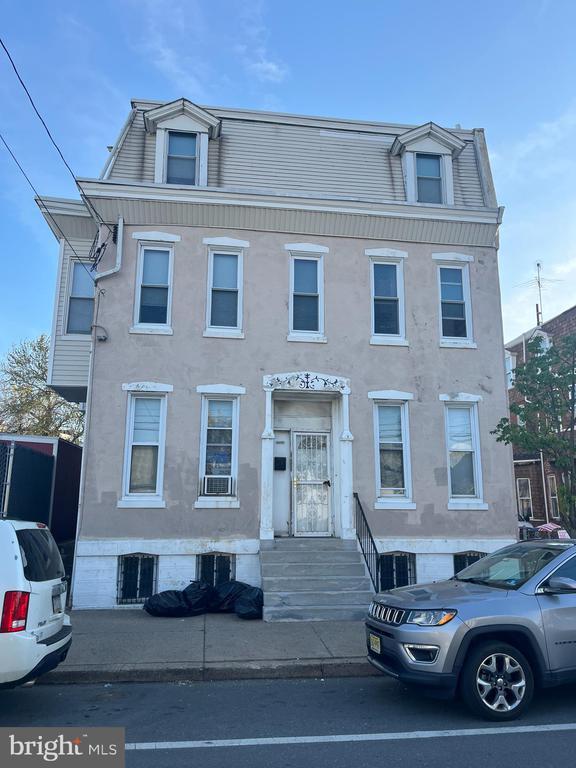 Building Photo - 2666 Bridge St