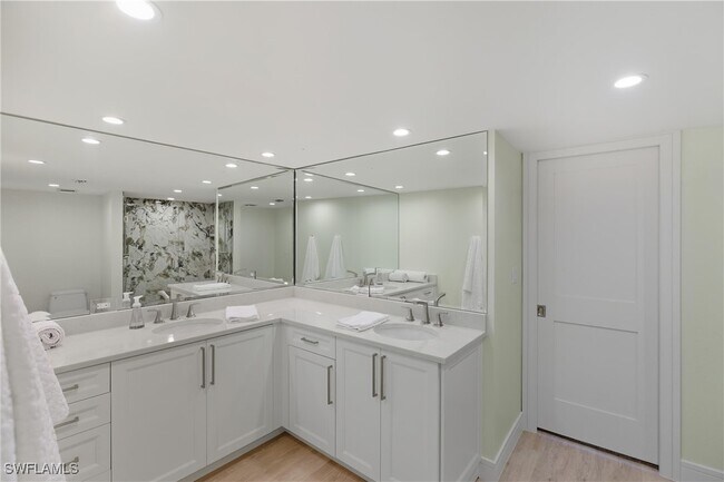 Building Photo - 2316 Gulf Shore Blvd N