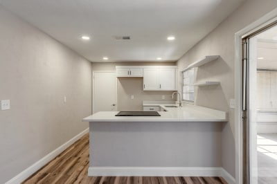 Building Photo - 623 Sherman Rd