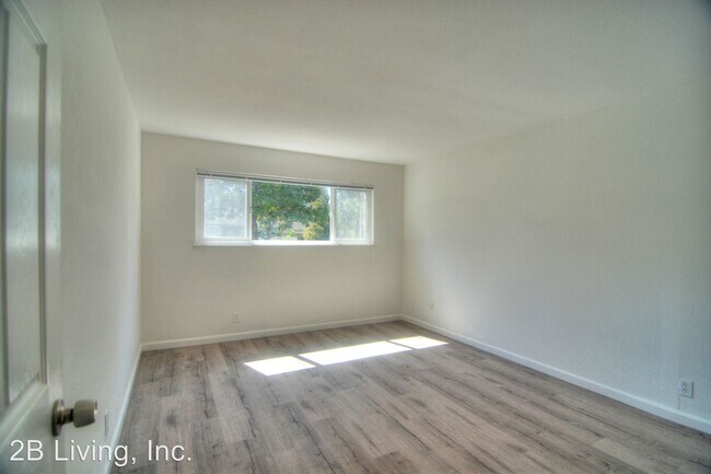 Building Photo - 300 Franciscan Ct