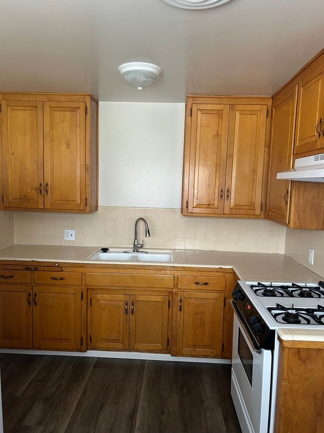 Building Photo - 108 Garnsey Ave