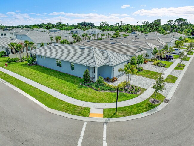 Building Photo - 4572 Nautilus Cir