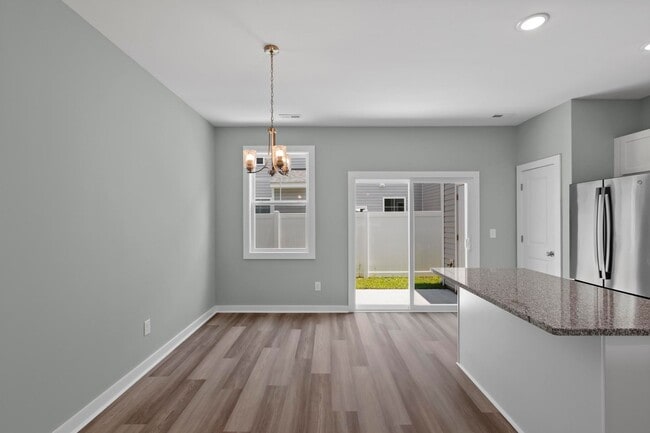 Building Photo - Coastal Townhouse For Rent!