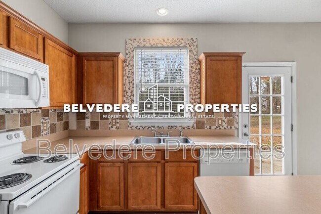 Building Photo - 1434 Waverly St