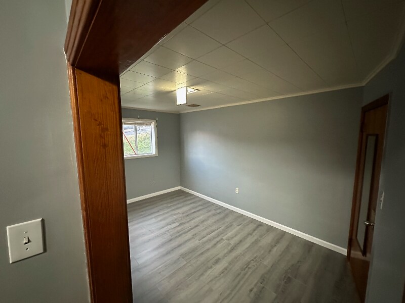 Building Photo - 206 Thompson Ave