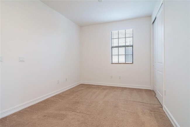 Building Photo - 126 Riverwalk Cir E