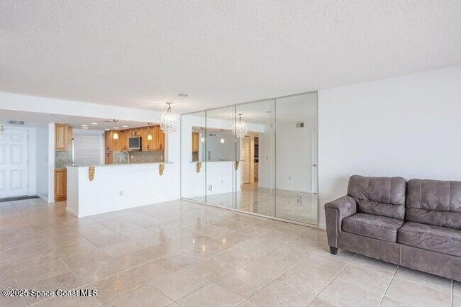 Building Photo - 1095 N Hwy A1A