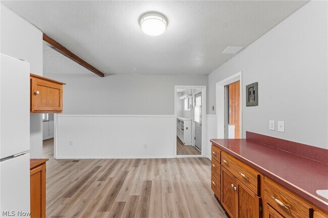 Building Photo - 7365 Chennault Dr