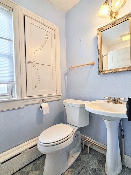 Building Photo - 453 Fruitville Pike