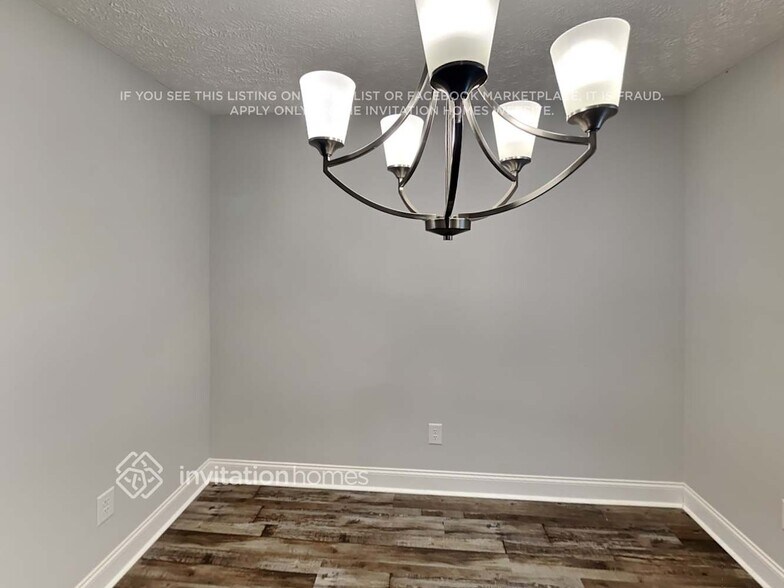 Building Photo - 838 Cedar Ln