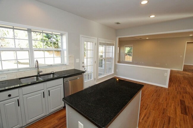 Building Photo - 5057 Bethpage Dr NE