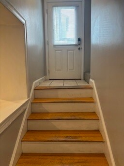 Private Entry - 71 Leitha Dr