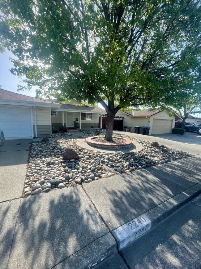 Primary Photo - NICE OLDER HOME IN ESTABLISHED AREA