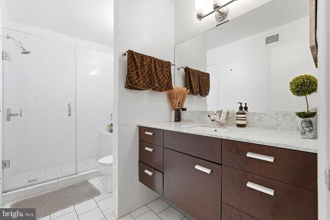 Building Photo - 955 26th St NW