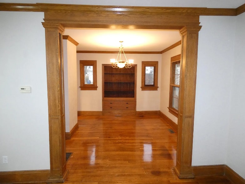 Building Photo - 616 St Nicholas Ave