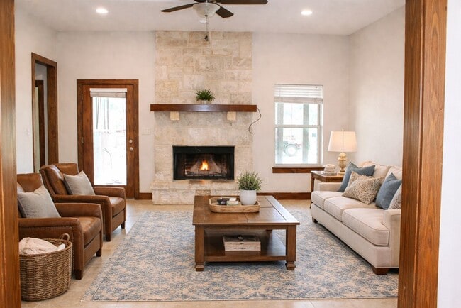 Building Photo - 701 Bushwhack Rd