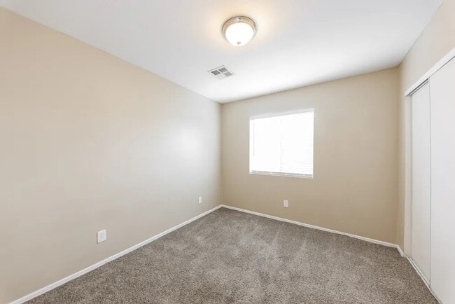 Building Photo - 4816 Chip Shot Ln