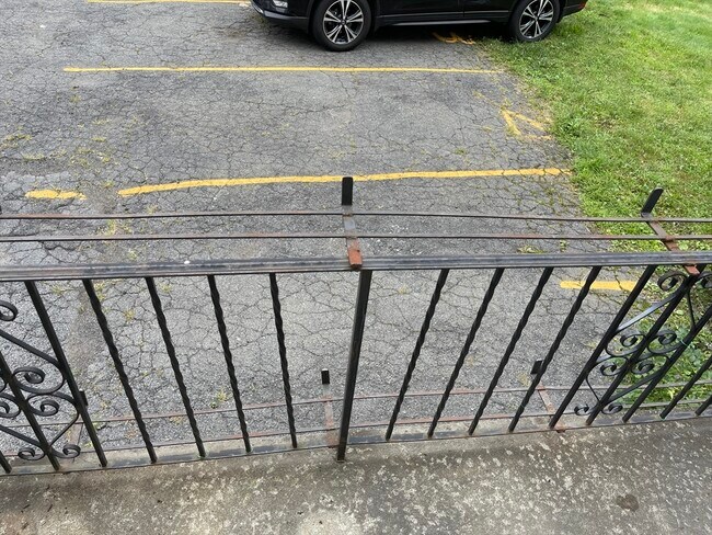 Building Photo - 79 Newton St