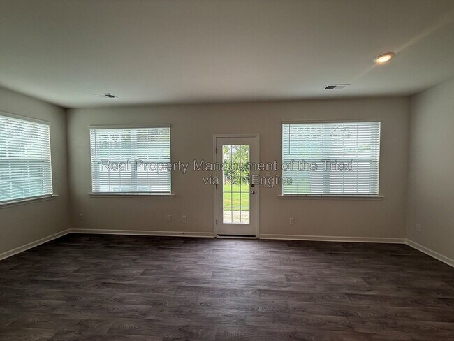 Building Photo - 1106 Broholmer Ln