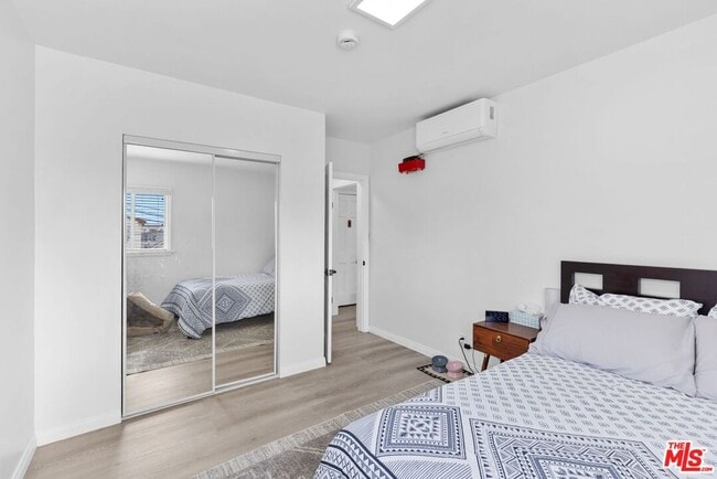 Building Photo - 727 Crenshaw Blvd