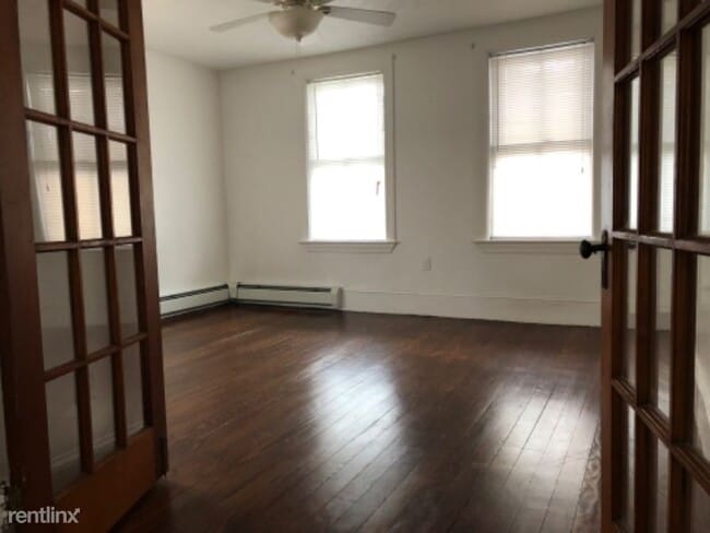 Building Photo - 1 br, 1 bath Apartment - 322 Central St
