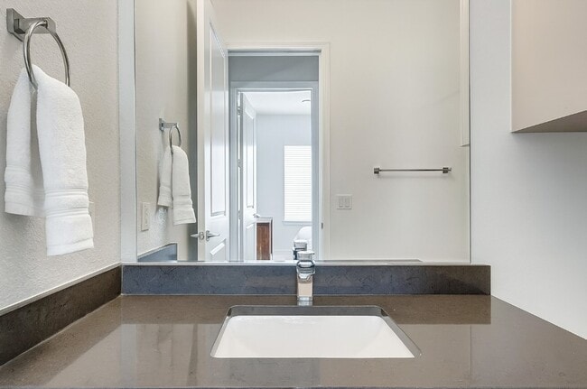 Building Photo - 1508 Blodgett St