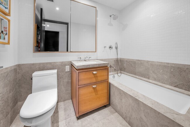 Building Photo - 51 Jay St