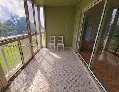 Building Photo - 4200 Hillcrest Dr