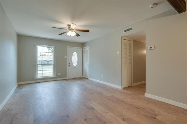 Building Photo - 930 Briarwood Dr