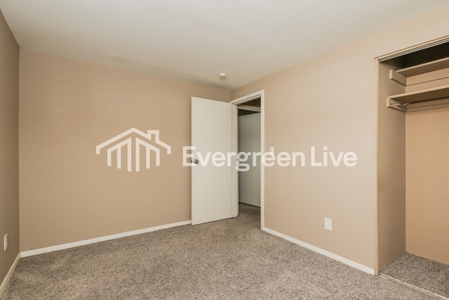 Building Photo - 3927 Elmira Dr