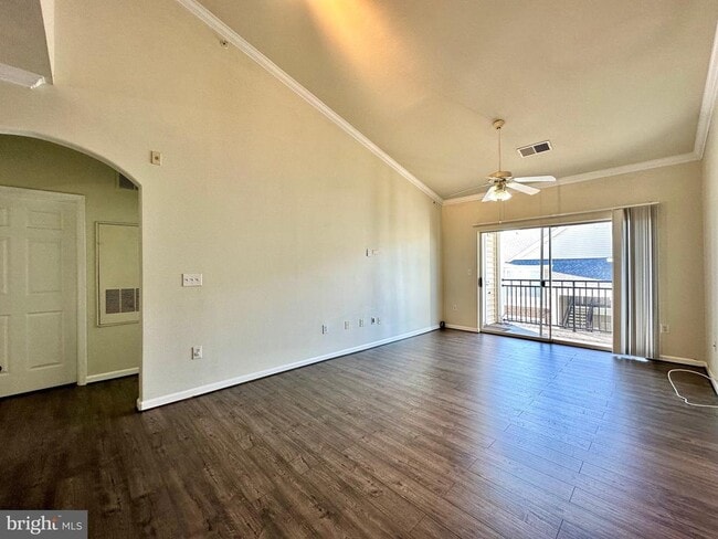Building Photo - 12925 Centre Park Cir