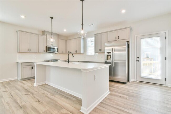 Building Photo - 2350 Whistler Wy NE