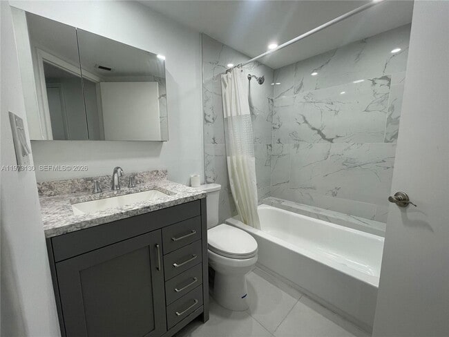 Building Photo - 8290 Lake Dr