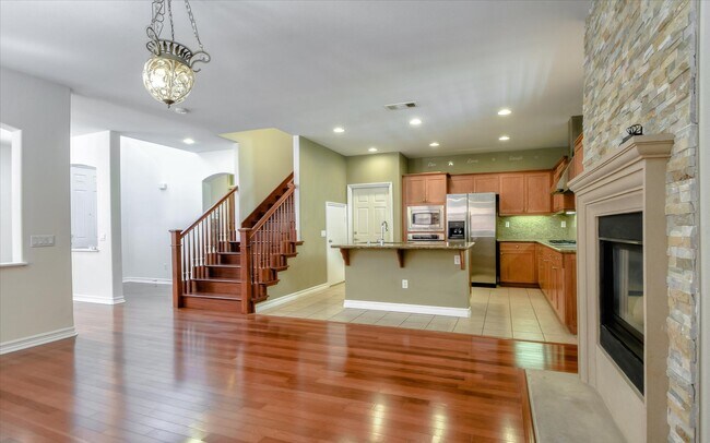 Kitchen - 2835 Maricopa St