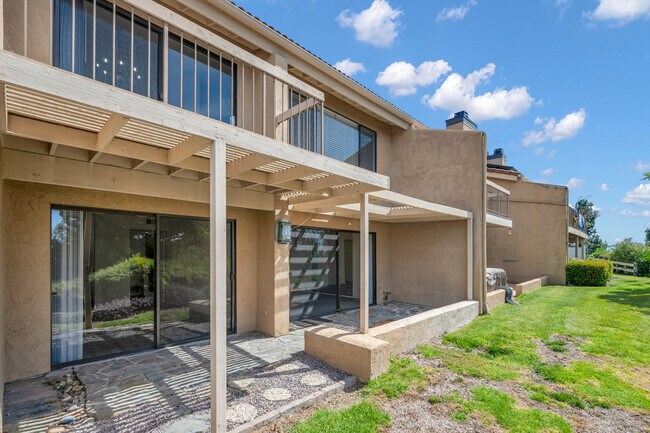 Building Photo - 2579 Caminito Muirfield