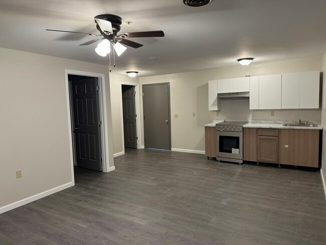 Building Photo - 355 S Main St