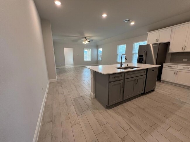 Building Photo - 609 Tartane Dr