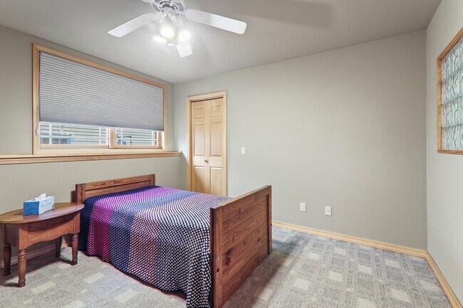 Building Photo - 9621 Shadow Wood Dr