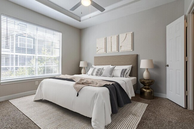 Building Photo - Move-In Special: 1 Month Free & No App/Adm...