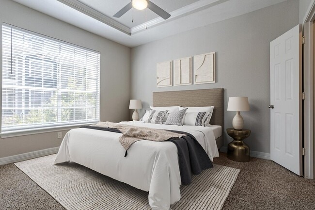 Building Photo - Move-In Special: 1 Month Free & No App/Admin Fees